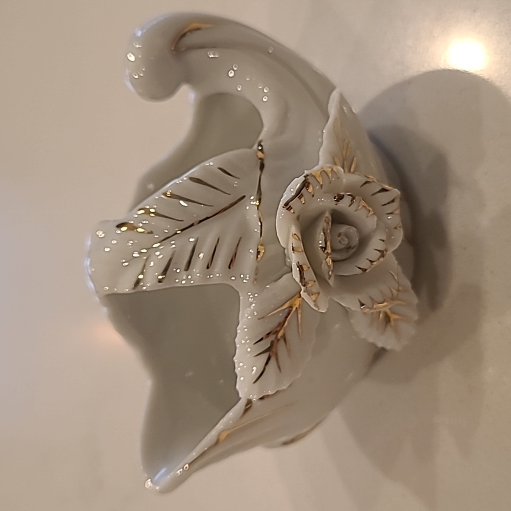 Vintage Antique Ceramic Gold and White Basket/ Ring Holder.